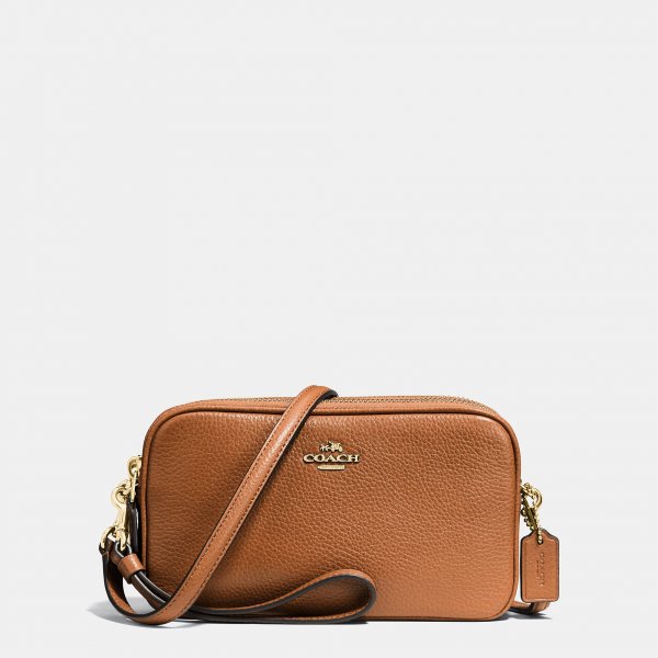 Lady Beloved Coach Crossbody Clutch In Pebble Leather